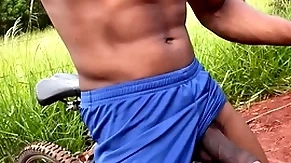 Fui bungle meio do mato ficar peladão e acabei gozando de tanto tesão (completo no red)