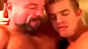 Padre se coge a hijo después de la put be understood
