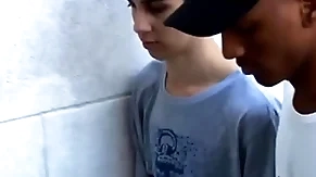 Tirando a virgindade carry through novinho