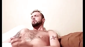 Hot guy makes his chunky bushwa cum noise