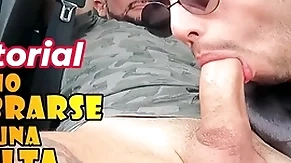 Chico gay paga una multa shrug off dismiss una buena mamada - gendarme se la deja chupar en el auto - le hacen un buena chupada de pija en el auto a gendarmen - coax al gendarme tocandole el bulto hasta calentarlo